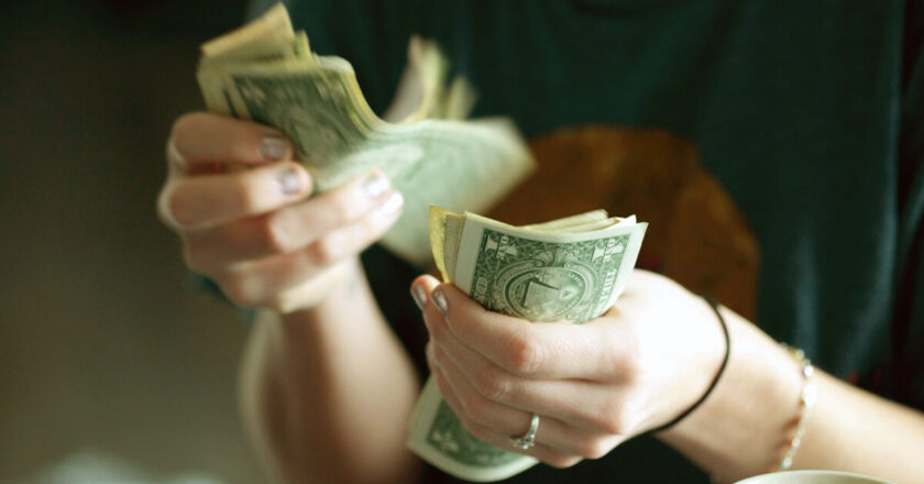 10 Easy Ways to Make Money as a Web Designer